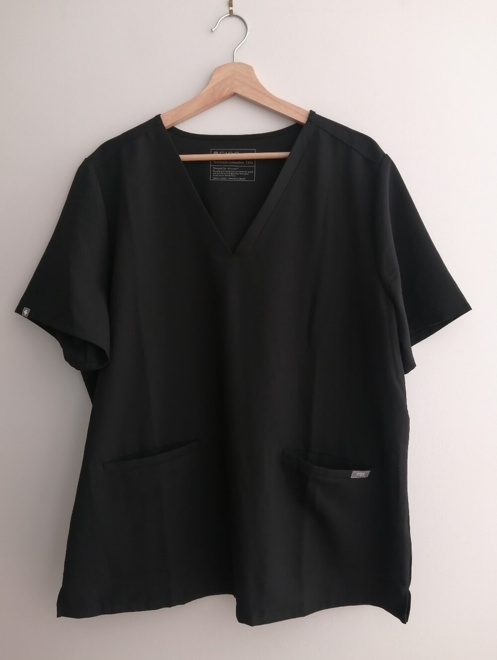 Figs Casma 3 Three Pocket Scrub Top Black Plus Size XXL
